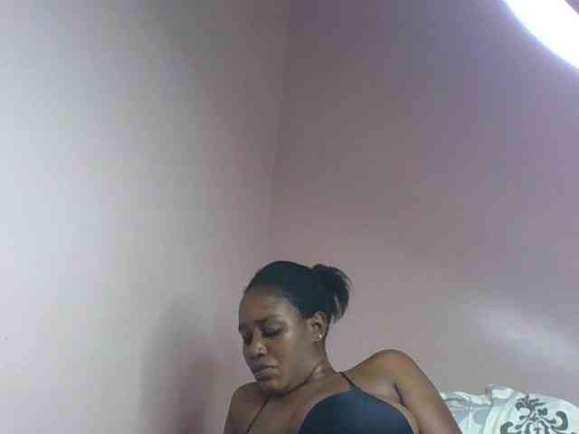 cute-africanah webcam