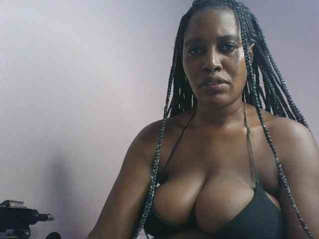 cute-africanah webcam