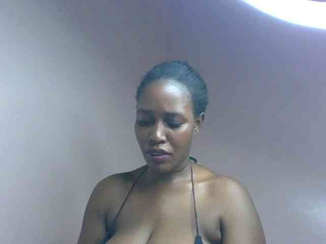 cute-africanah webcam
