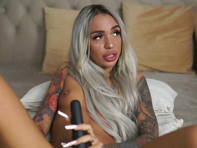 AprilHadid