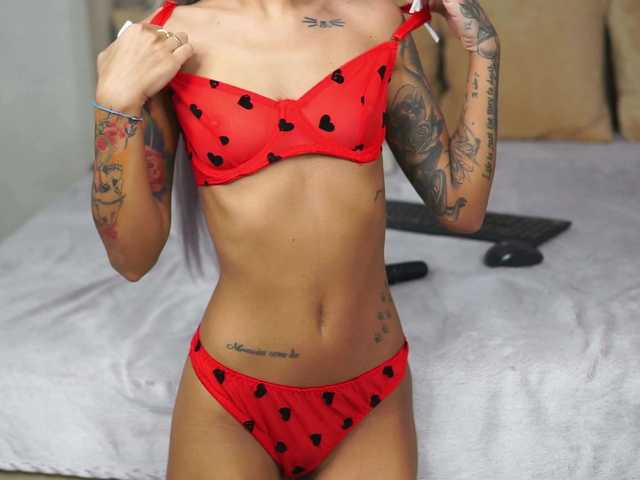 AprilHadid live cam on BongaCams