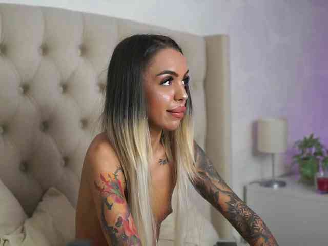 AprilHadid