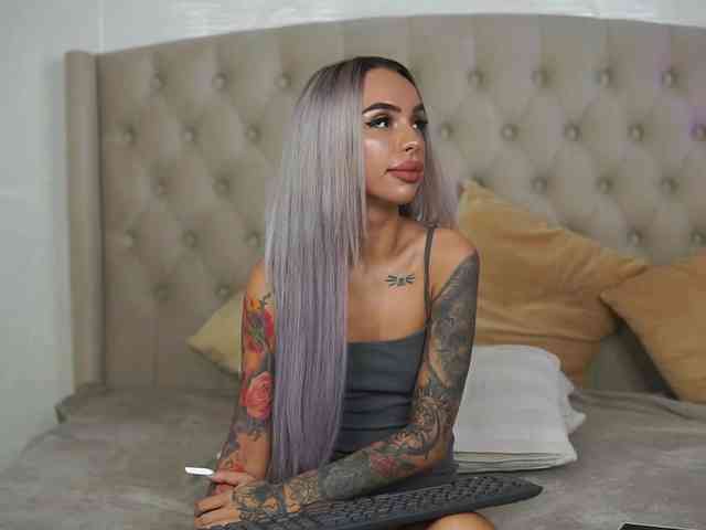 AprilHadid