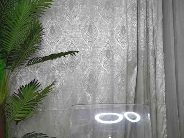 AprilHadid webcam