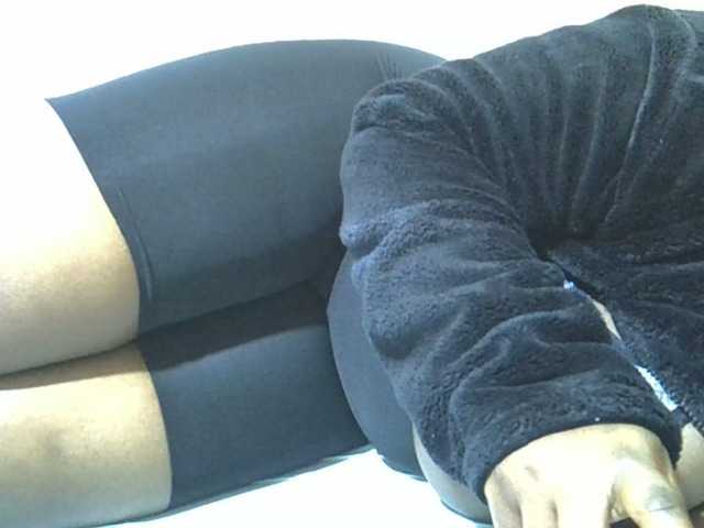 Queendee1's BongaCams show and profile