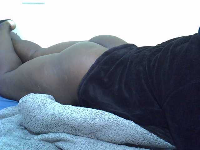 Queendee1 live cam on BongaCams
