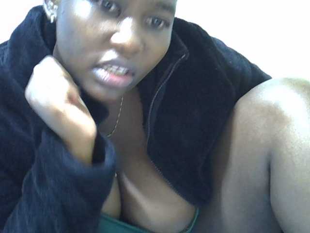 Queendee1