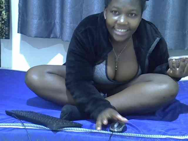 Queendee1