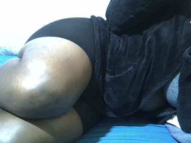 Queendee1 Live Webcam on BongaCams