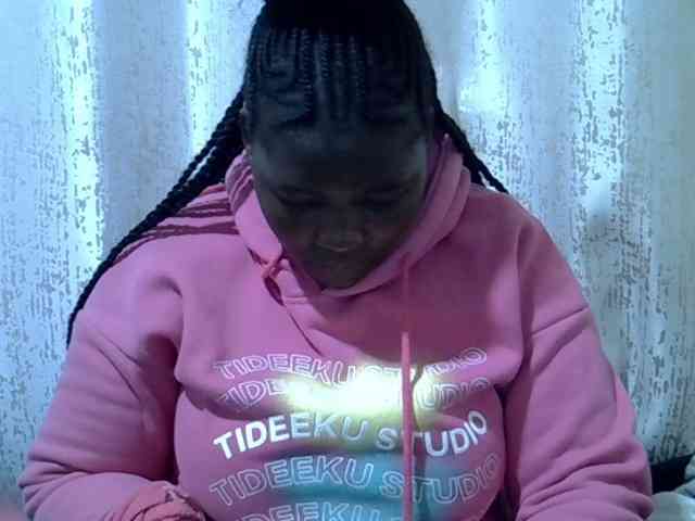 Queendee1 webcam