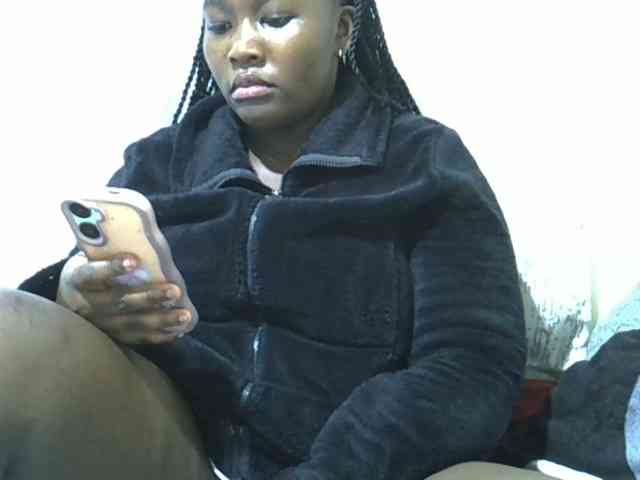 Queendee1 Live Webcam on BongaCams