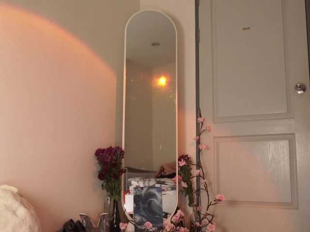 LilluCooper live cam preview