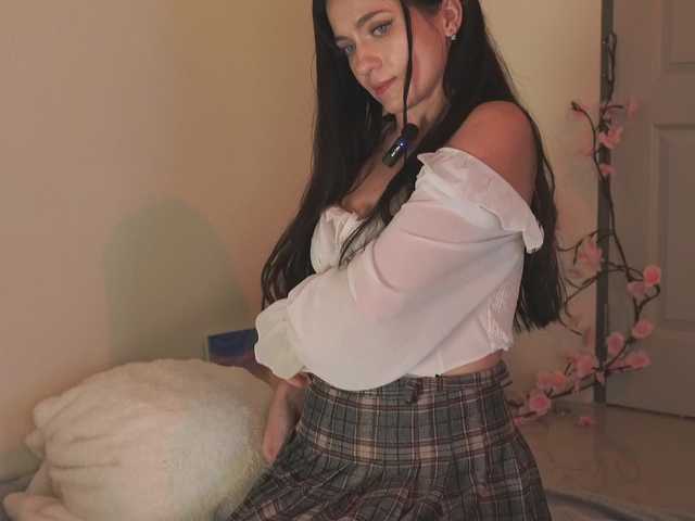 LilluCooper's BongaCams show and profile