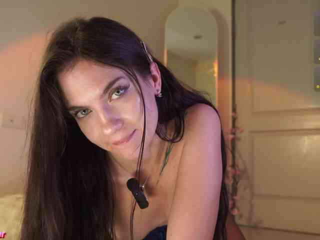 LilluCooper webcam