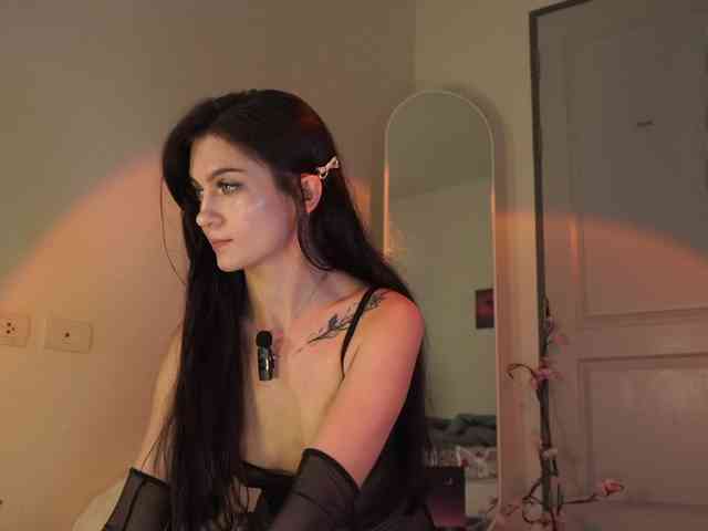 LilluCooper webcam