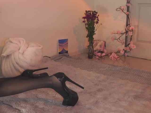 LilluCooper webcam