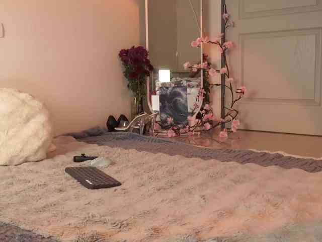 LilluCooper webcam