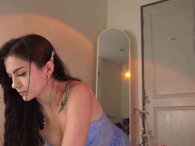 LilluCooper webcam