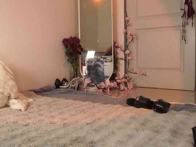 LilluCooper webcam