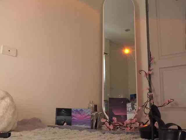 LilluCooper webcam