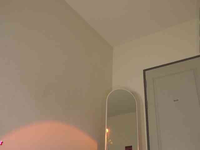 LilluCooper webcam