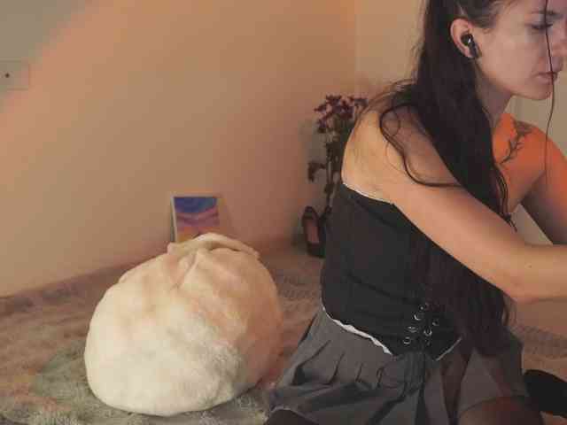 LilluCooper webcam