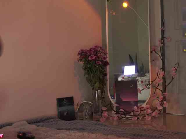LilluCooper webcam