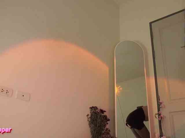 LilluCooper webcam