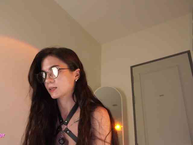 LilluCooper webcam