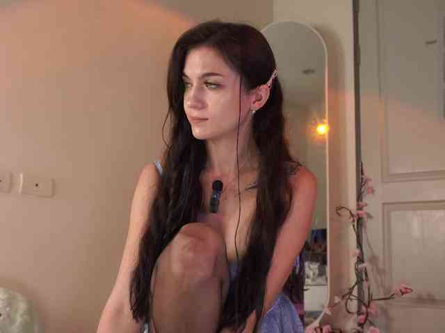 LilluCooper webcam