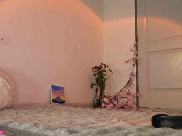 LilluCooper webcam