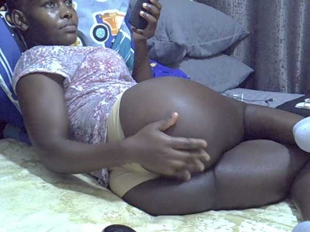 Pretty-amber72 live cam on BongaCams