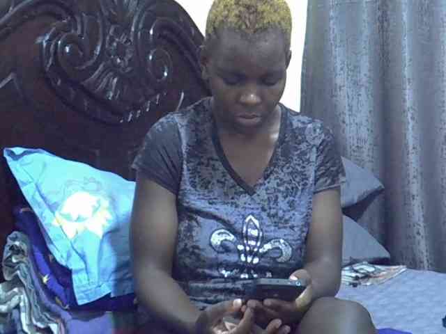 Pretty-amber72 webcam