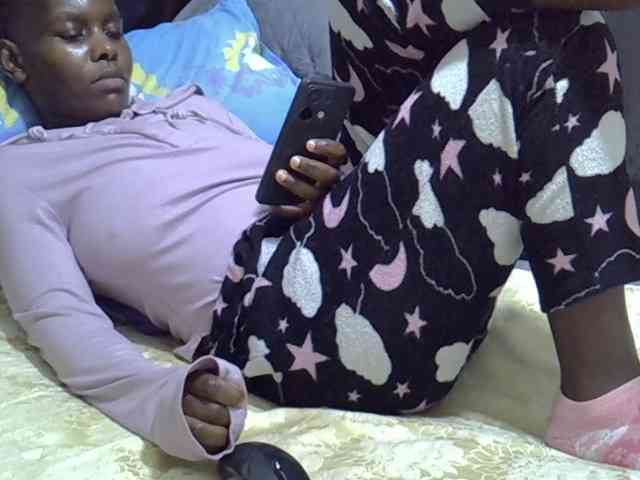 Pretty-amber72 webcam