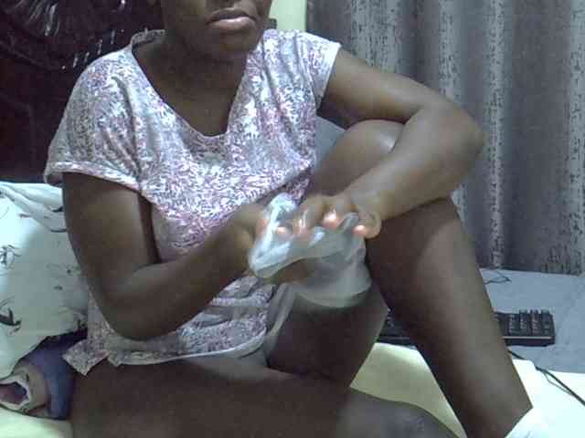 Pretty-amber72 webcam