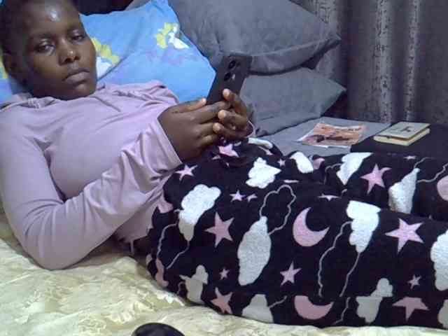 Pretty-amber72 webcam