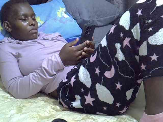Pretty-amber72 webcam
