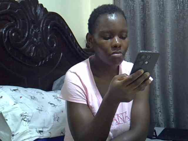 Pretty-amber72 webcam