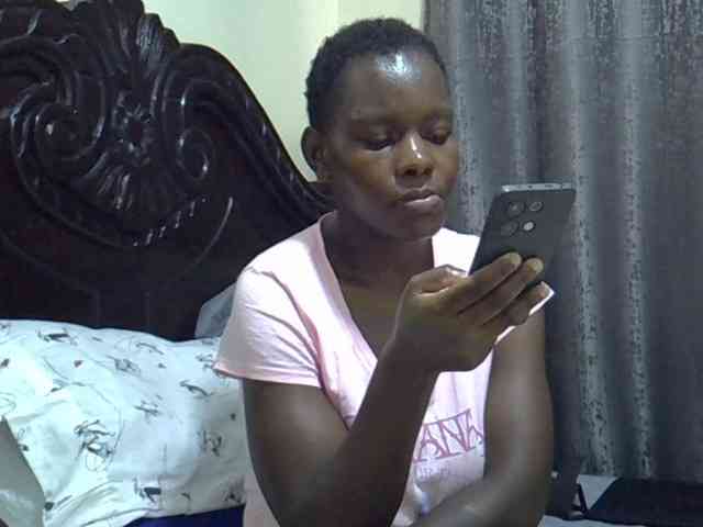Pretty-amber72 webcam