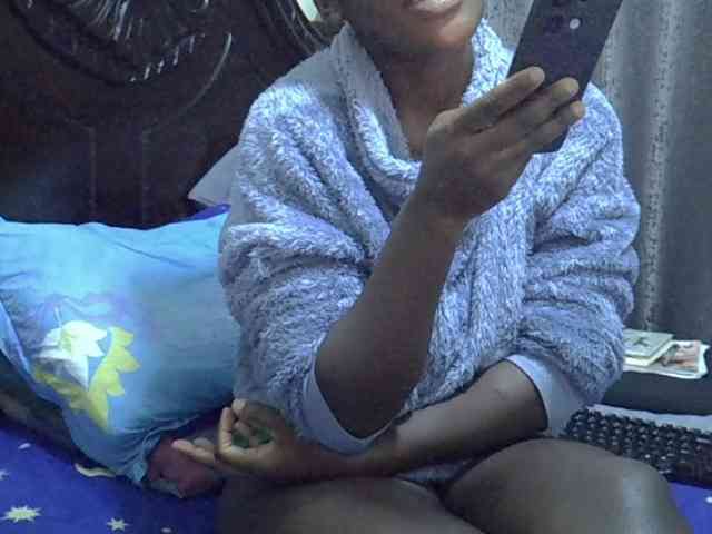 Pretty-amber72 webcam
