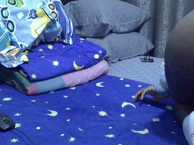 Pretty-amber72 webcam