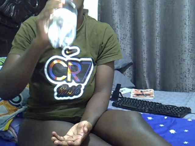 Pretty-amber72 webcam