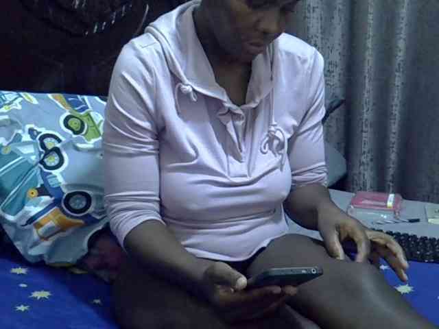 Pretty-amber72 webcam