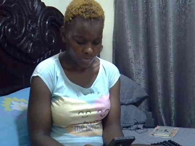 Pretty-amber72 webcam