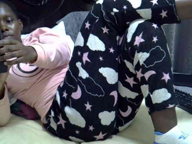 Pretty-amber72 webcam