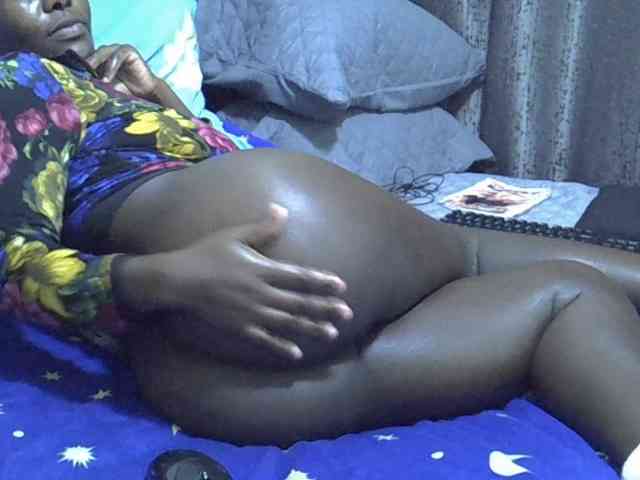 Model: Pretty-amber72