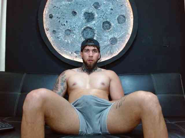 Kobefitness Live Webcam on BongaCams
