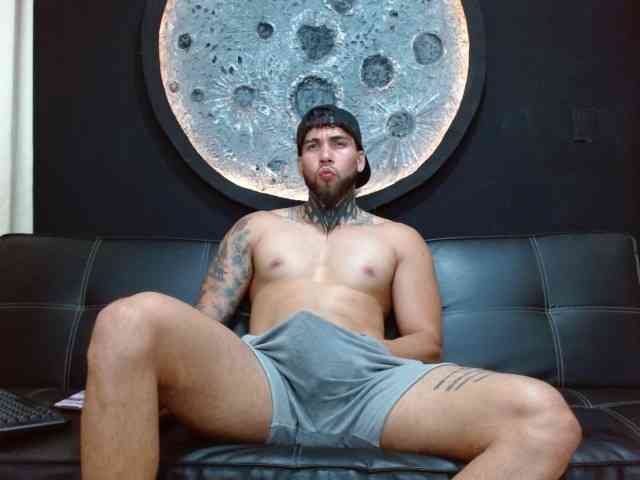 Kobefitness Live Webcam on BongaCams