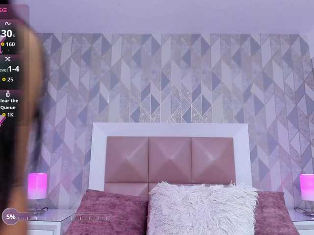 HelenMartin live cam on BongaCams