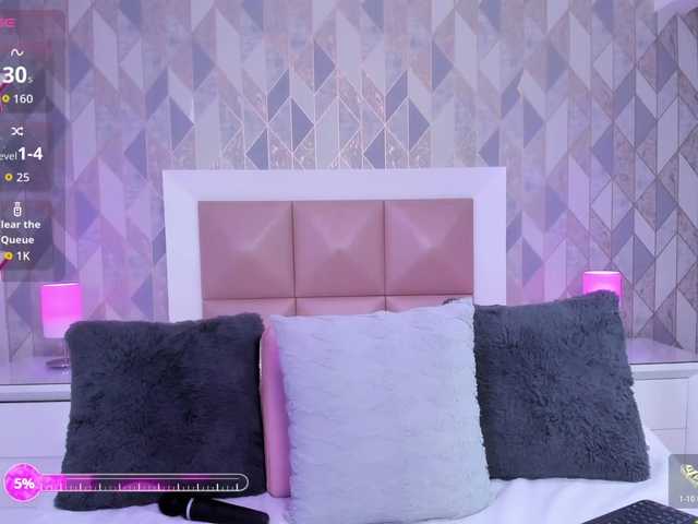 HelenMartin live cam on BongaCams